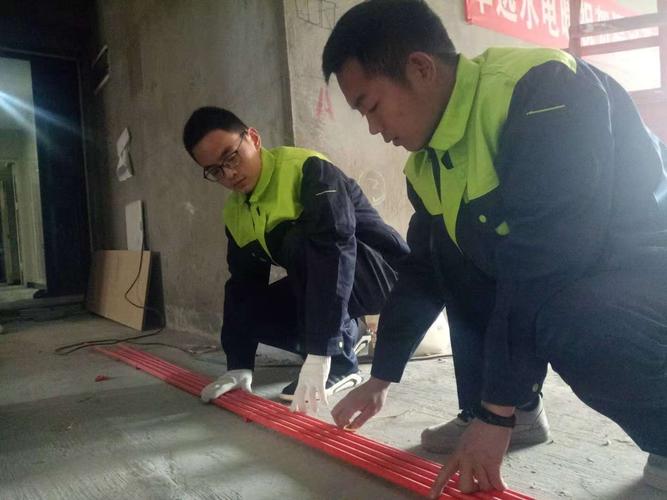 青春匠心 郑州西郊小区里的水电暖“工程师”
